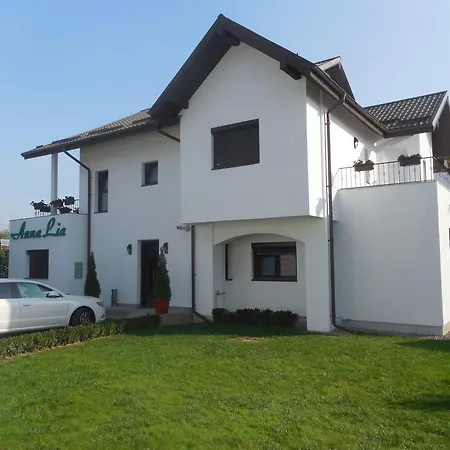 Pensión Annalia - To Rent 4*